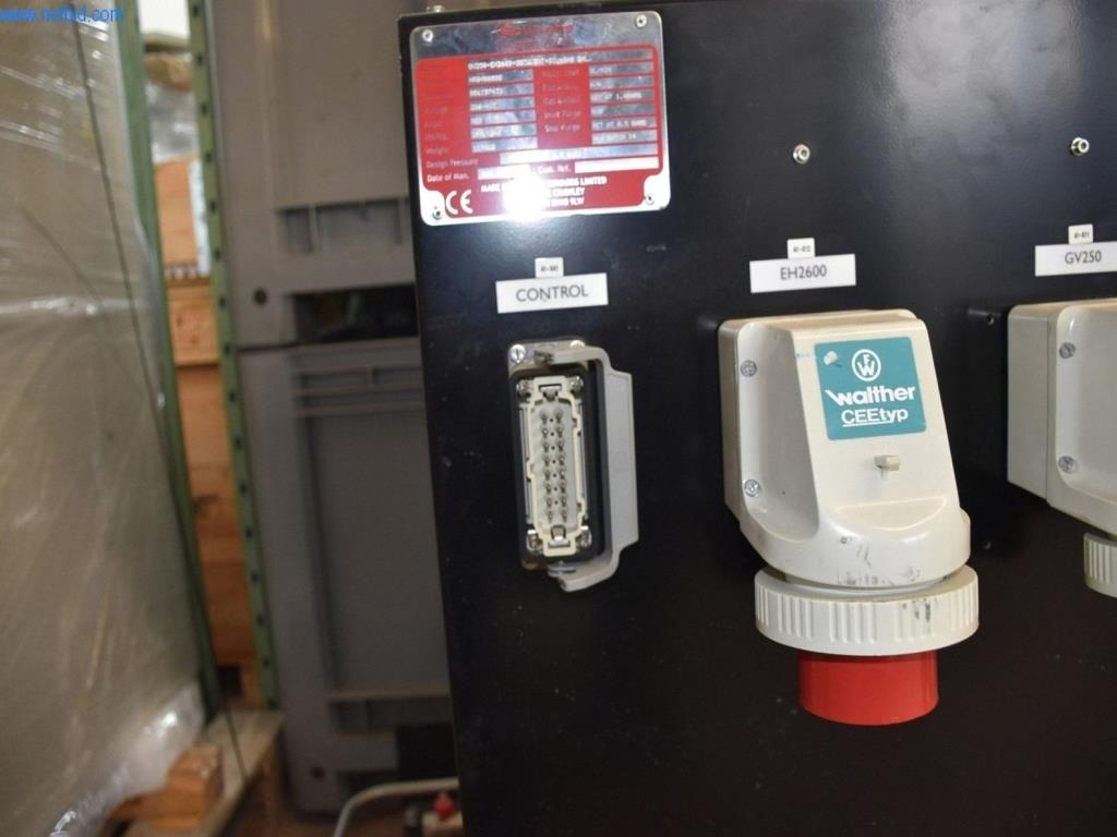 Extensos stocks de bombas de vácuo, dispositivos de medição, peças sobressalentes e acessórios-9