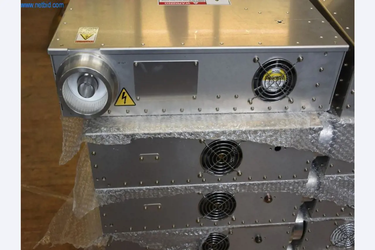 Rozsáhlé zásoby vývěv, měřicích přístrojů, náhradních dílů a příslušenství-4