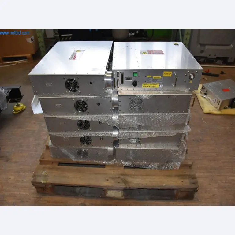 Rozsáhlé zásoby vývěv, měřicích přístrojů, náhradních dílů a příslušenství-6