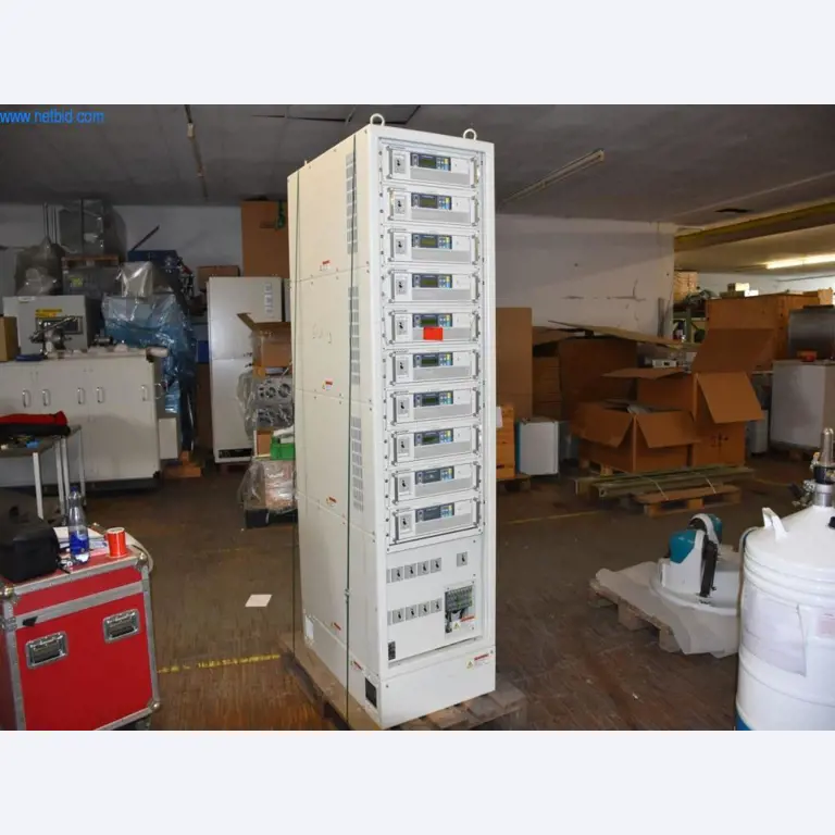 Vaste stock de pompes à vide, d'appareils de mesure, de pièces de rechange et d'accessoires-1