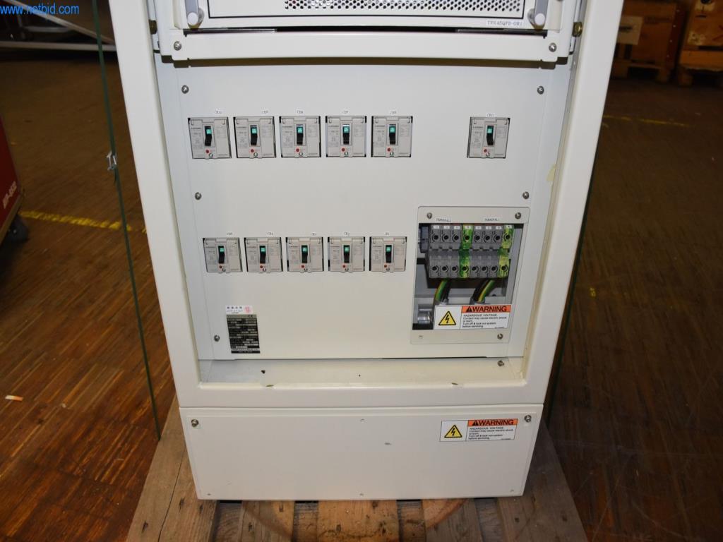 Umfangreiche Bestände an Vakuumpumpen, Meßgeräten, Ersatzteilen und Zubehör-5