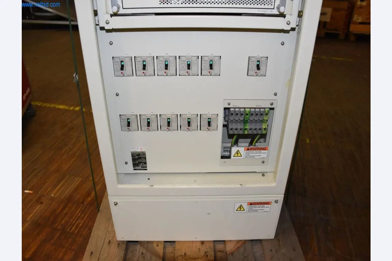 Vaste stock de pompes à vide, d'appareils de mesure, de pièces de rechange et d'accessoires-5