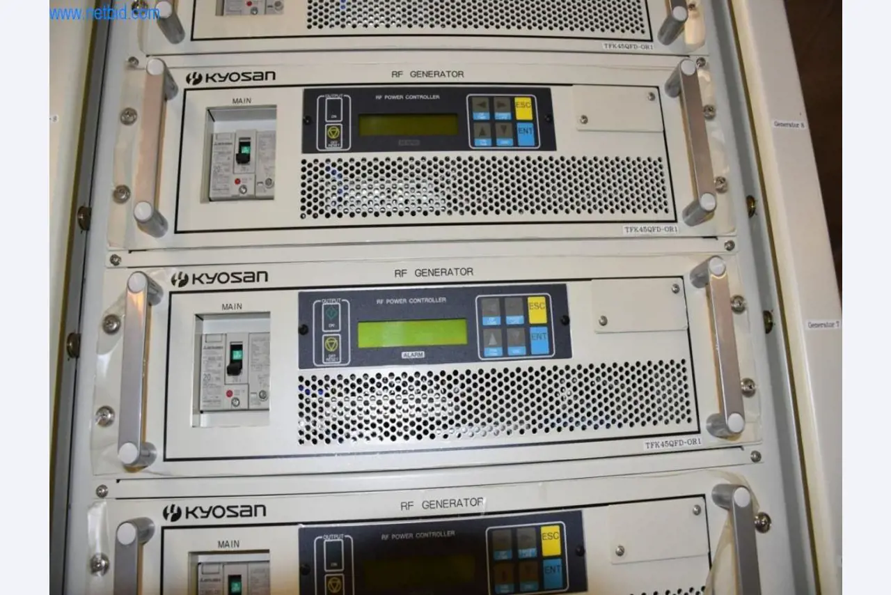 Vaste stock de pompes à vide, d'appareils de mesure, de pièces de rechange et d'accessoires-6