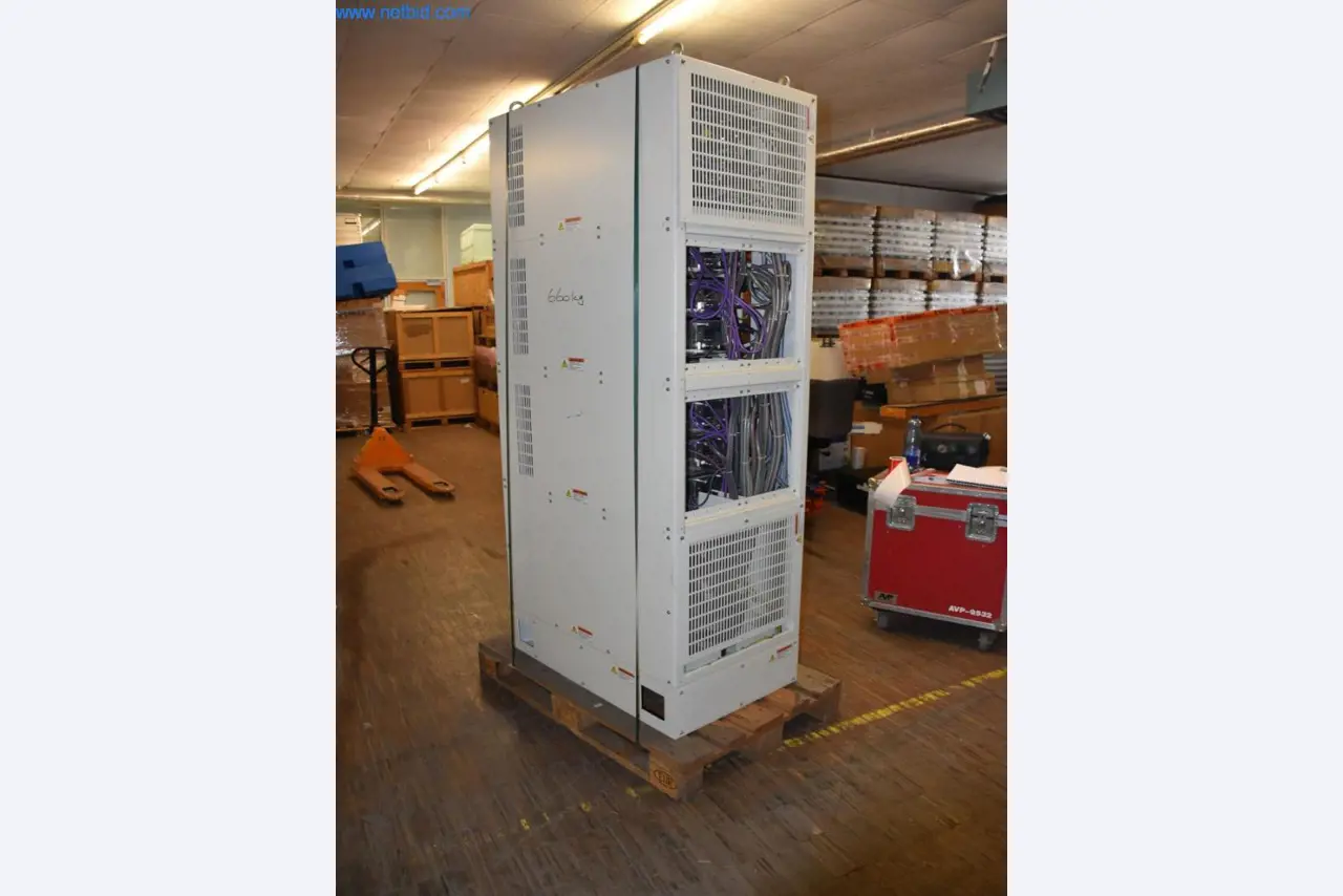 Vaste stock de pompes à vide, d'appareils de mesure, de pièces de rechange et d'accessoires-7