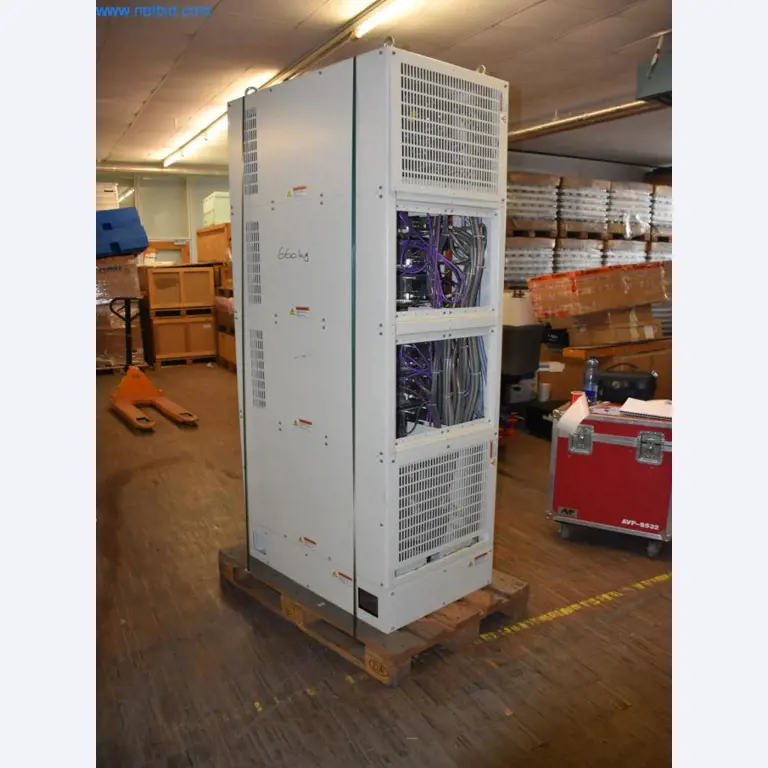 Vaste stock de pompes à vide, d'appareils de mesure, de pièces de rechange et d'accessoires-7