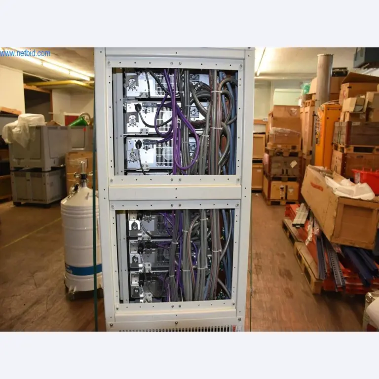 Vaste stock de pompes à vide, d'appareils de mesure, de pièces de rechange et d'accessoires-8