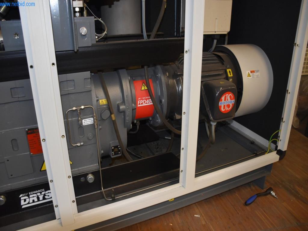 Umfangreiche Bestände an Vakuumpumpen, Meßgeräten, Ersatzteilen und Zubehör-10