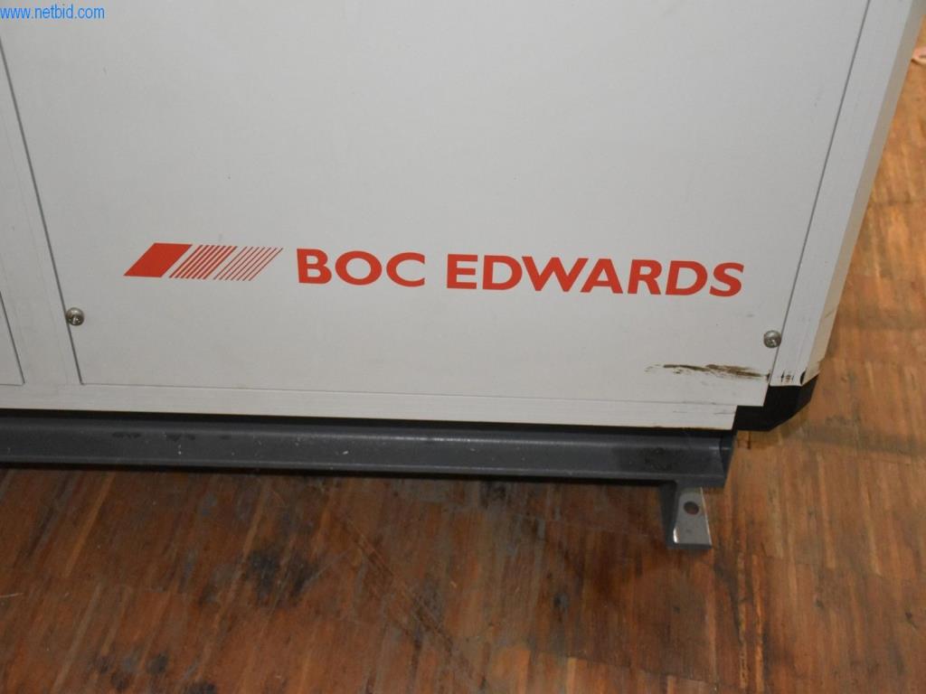 Umfangreiche Bestände an Vakuumpumpen, Meßgeräten, Ersatzteilen und Zubehör-4