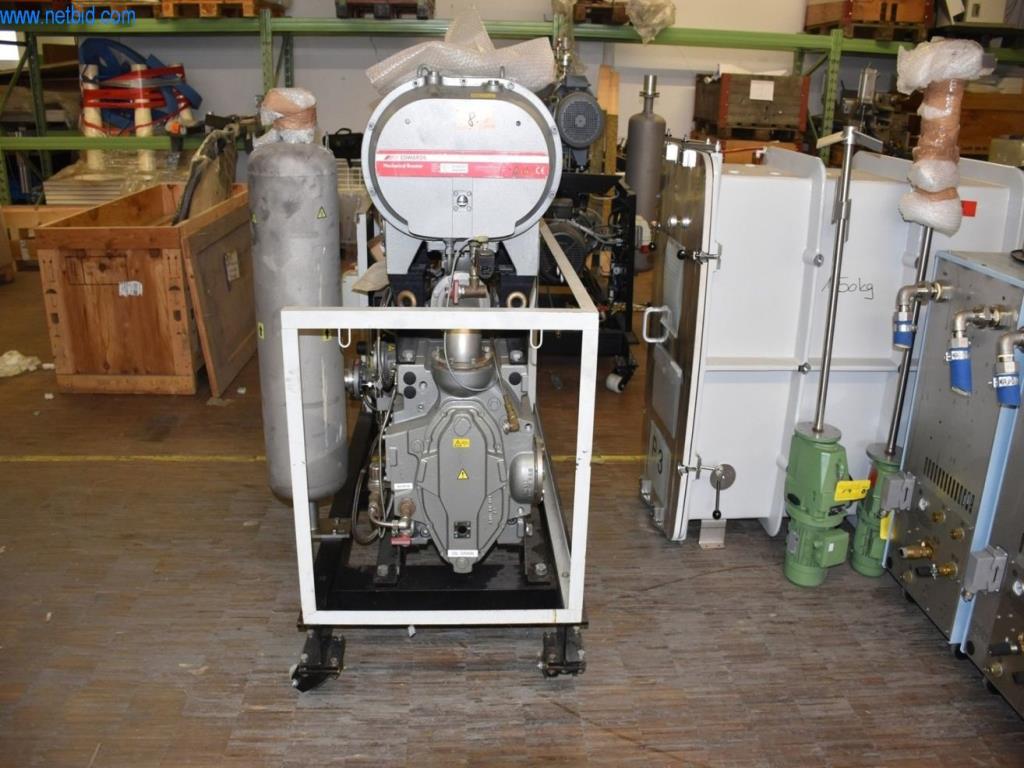 Umfangreiche Bestände an Vakuumpumpen, Meßgeräten, Ersatzteilen und Zubehör-2