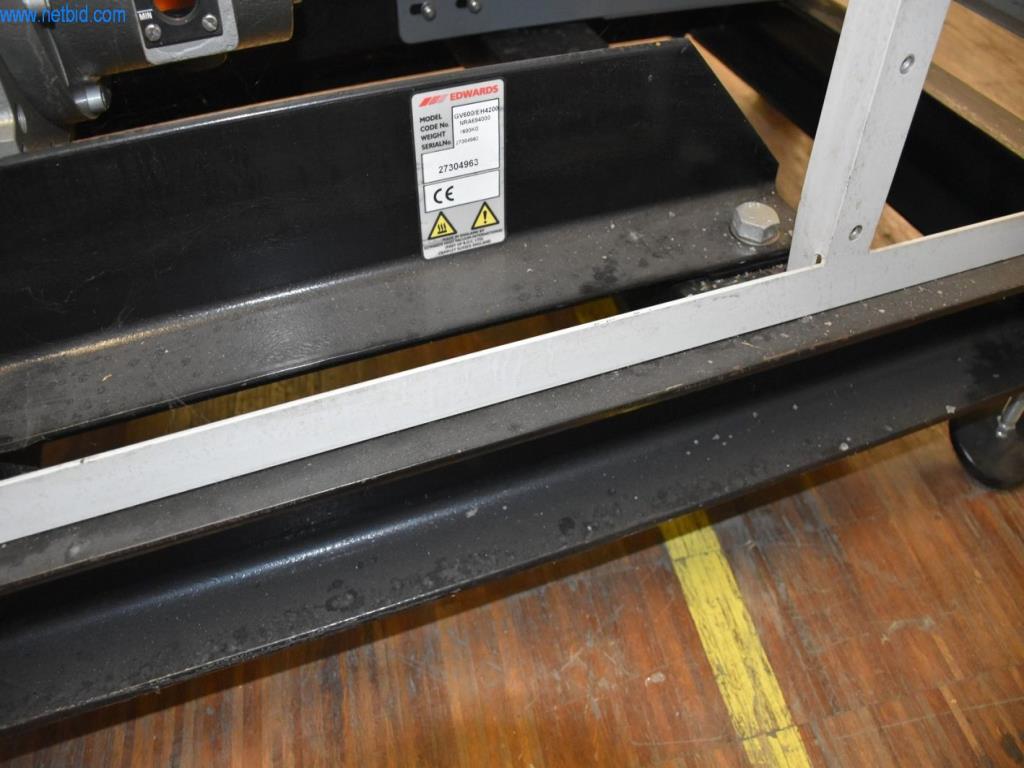 Umfangreiche Bestände an Vakuumpumpen, Meßgeräten, Ersatzteilen und Zubehör-6