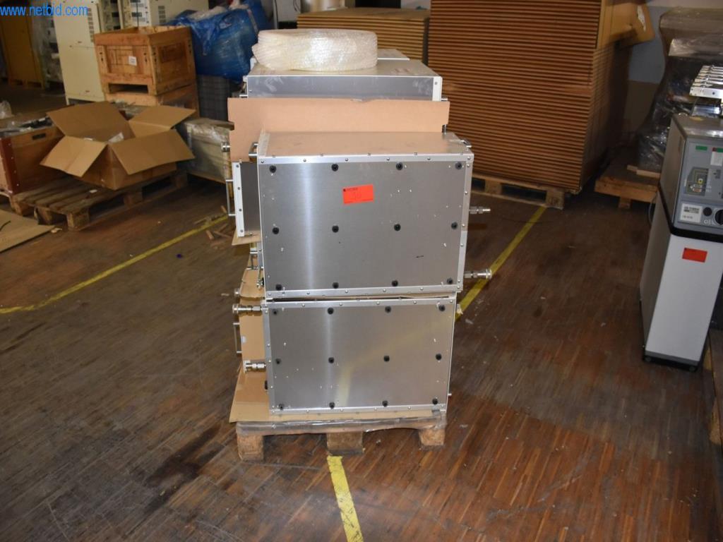 Umfangreiche Bestände an Vakuumpumpen, Meßgeräten, Ersatzteilen und Zubehör-3