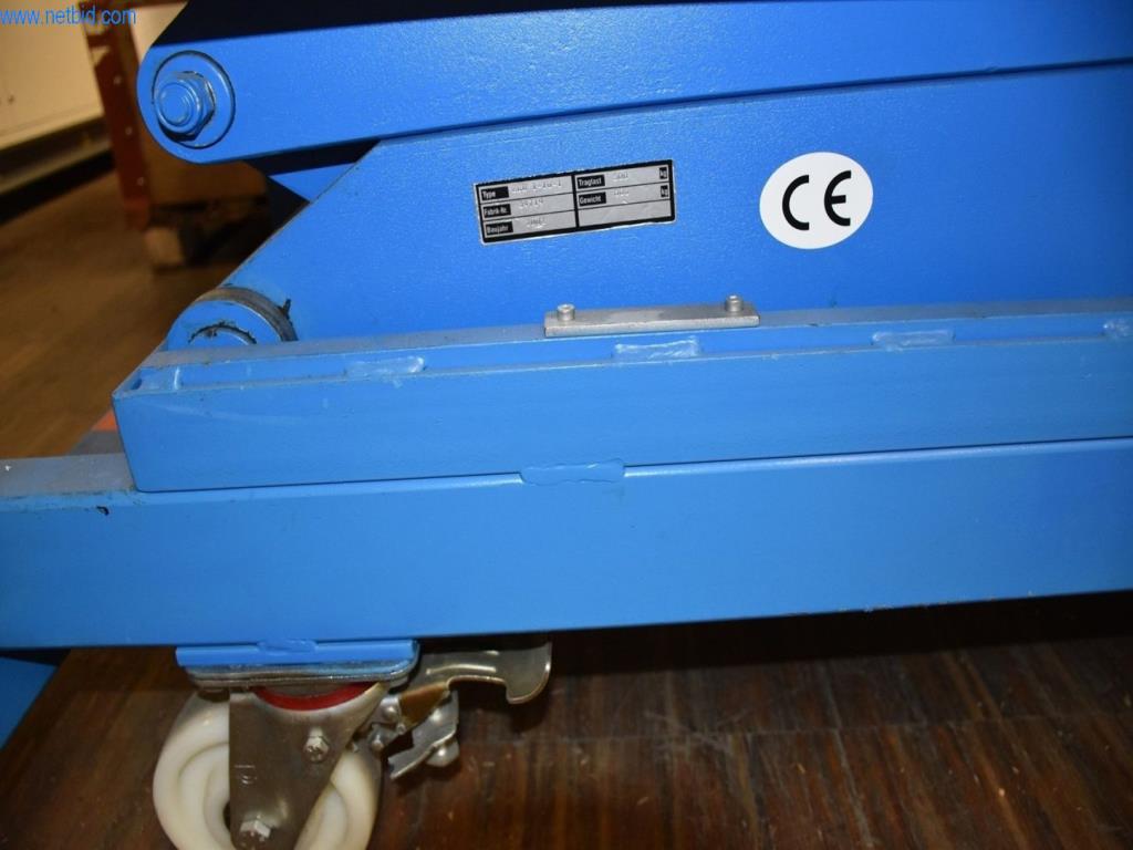 Umfangreiche Bestände an Vakuumpumpen, Meßgeräten, Ersatzteilen und Zubehör-13