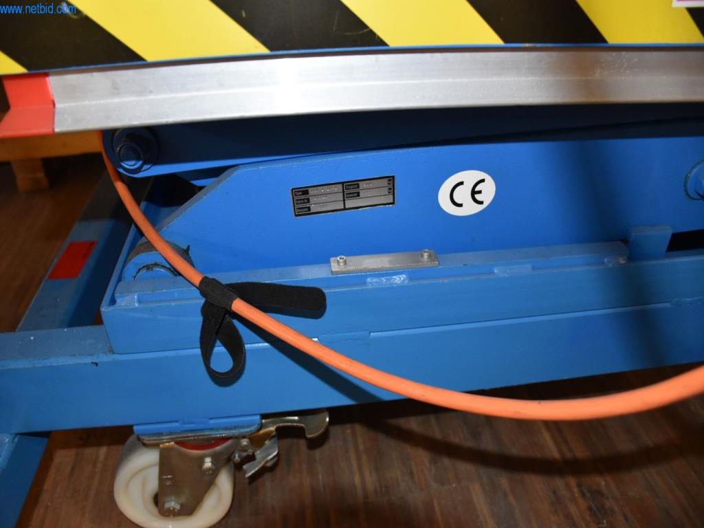 Umfangreiche Bestände an Vakuumpumpen, Meßgeräten, Ersatzteilen und Zubehör-7