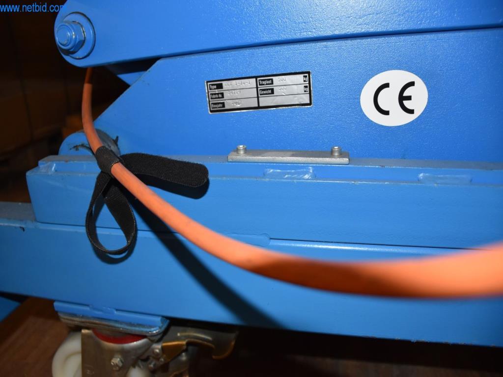 Umfangreiche Bestände an Vakuumpumpen, Meßgeräten, Ersatzteilen und Zubehör-8