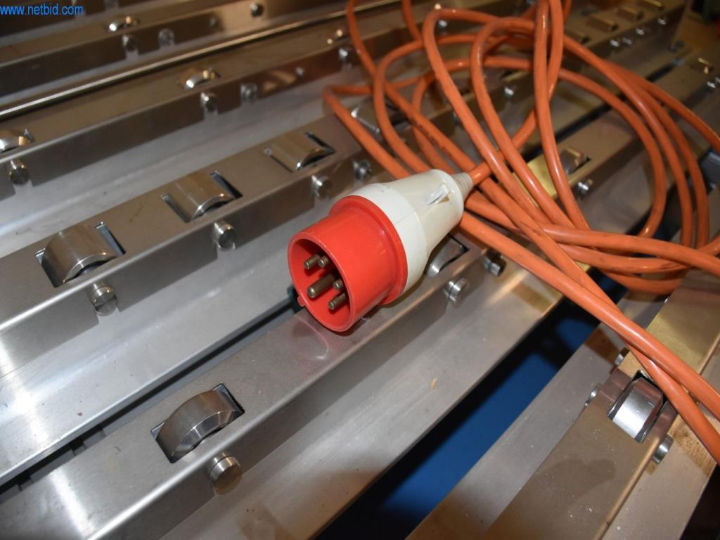 Umfangreiche Bestände an Vakuumpumpen, Meßgeräten, Ersatzteilen und Zubehör-9