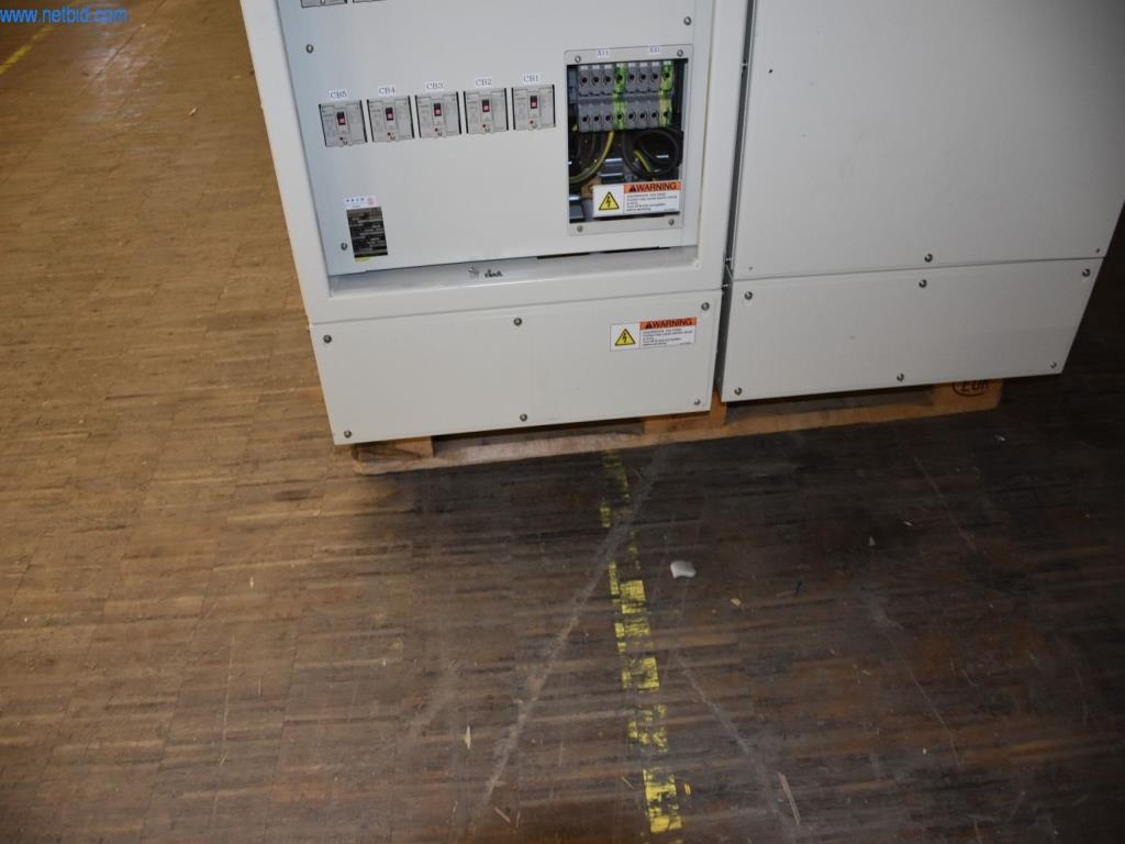 Obsežne zaloge vakuumskih črpalk, merilnih naprav, rezervnih delov in dodatne opreme-7