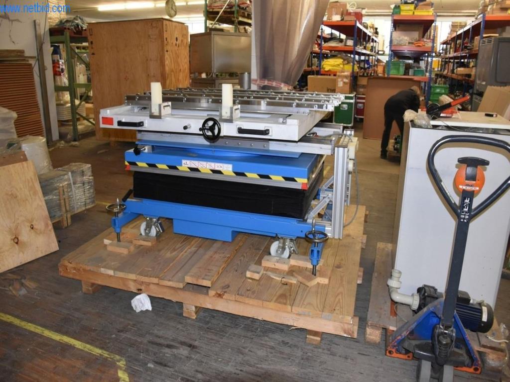 Umfangreiche Bestände an Vakuumpumpen, Meßgeräten, Ersatzteilen und Zubehör-1