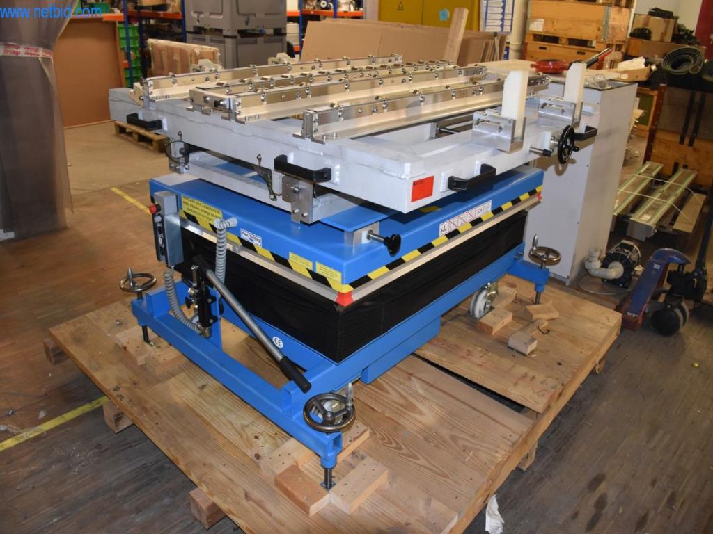 Umfangreiche Bestände an Vakuumpumpen, Meßgeräten, Ersatzteilen und Zubehör-2