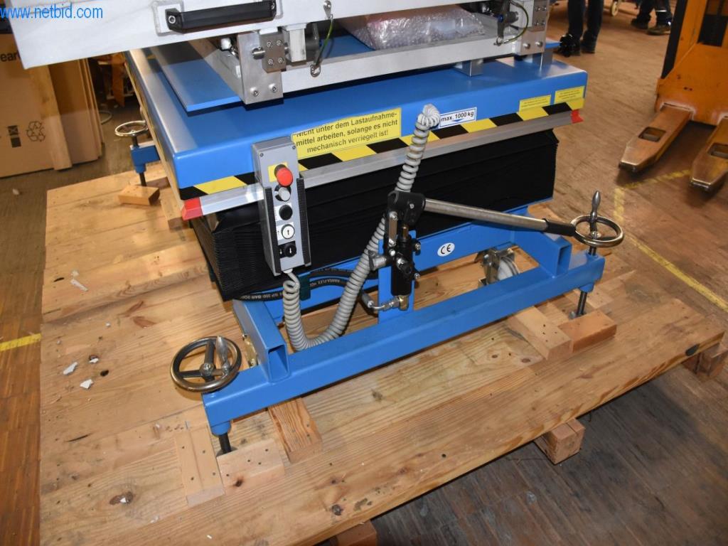 Umfangreiche Bestände an Vakuumpumpen, Meßgeräten, Ersatzteilen und Zubehör-4