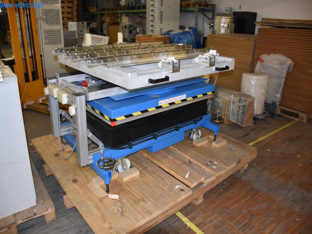 Umfangreiche Bestände an Vakuumpumpen, Meßgeräten, Ersatzteilen und Zubehör-6