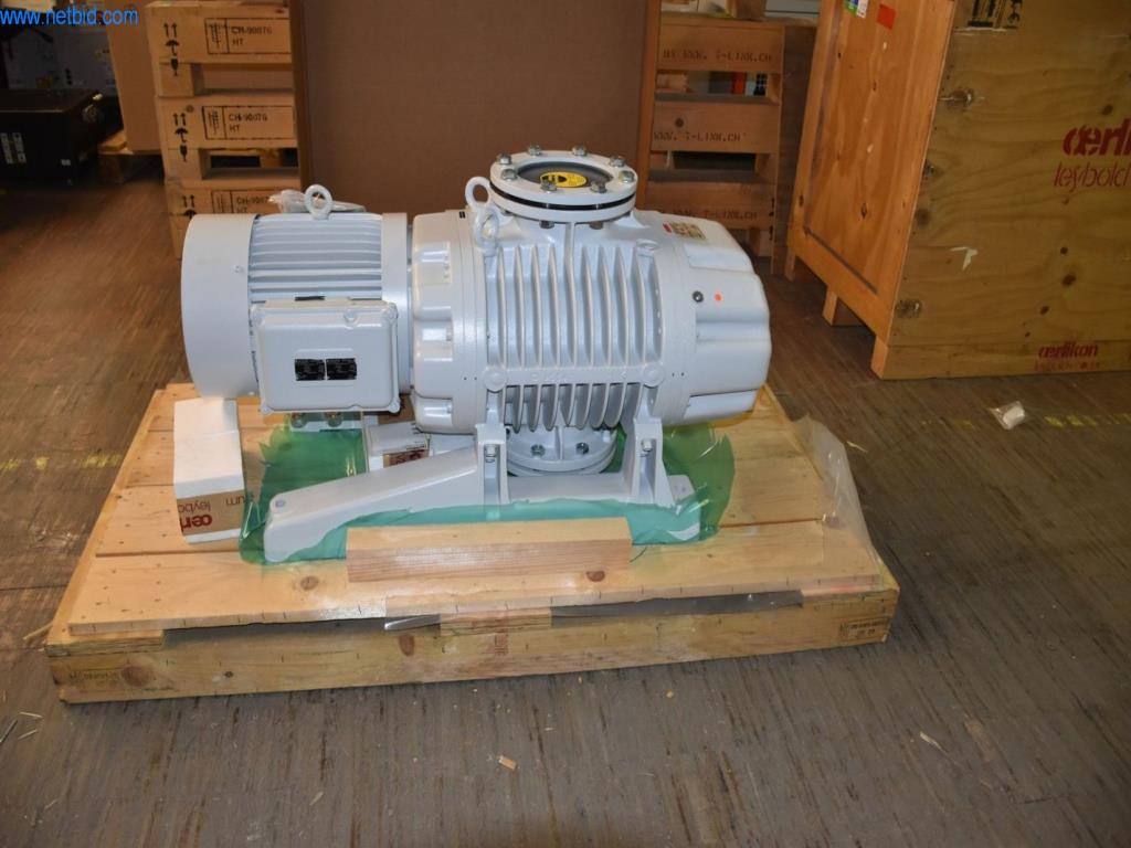 Rozsáhlé zásoby vývěv, měřicích přístrojů, náhradních dílů a příslušenství-1