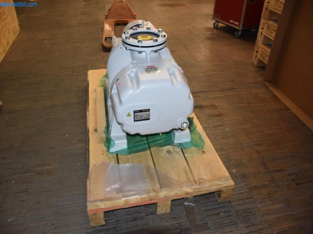 Rozsáhlé zásoby vývěv, měřicích přístrojů, náhradních dílů a příslušenství-2