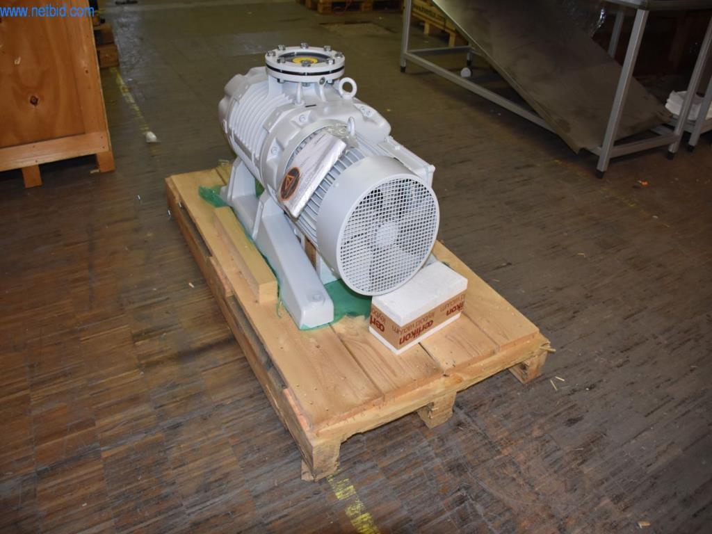 Rozsáhlé zásoby vývěv, měřicích přístrojů, náhradních dílů a příslušenství-4