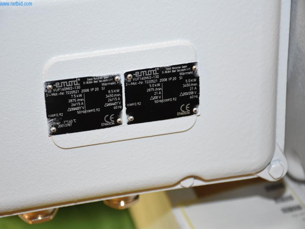 Rozsáhlé zásoby vývěv, měřicích přístrojů, náhradních dílů a příslušenství-5