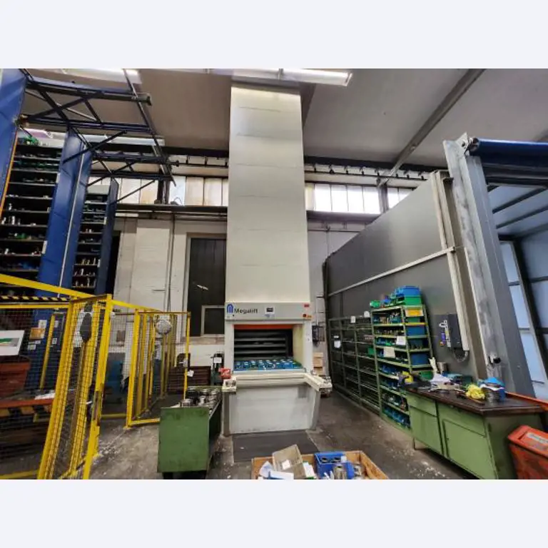 Machine tool sets for multi-stage presses-4