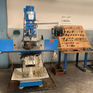 Universal-Fräsmaschine Knuth MF1V