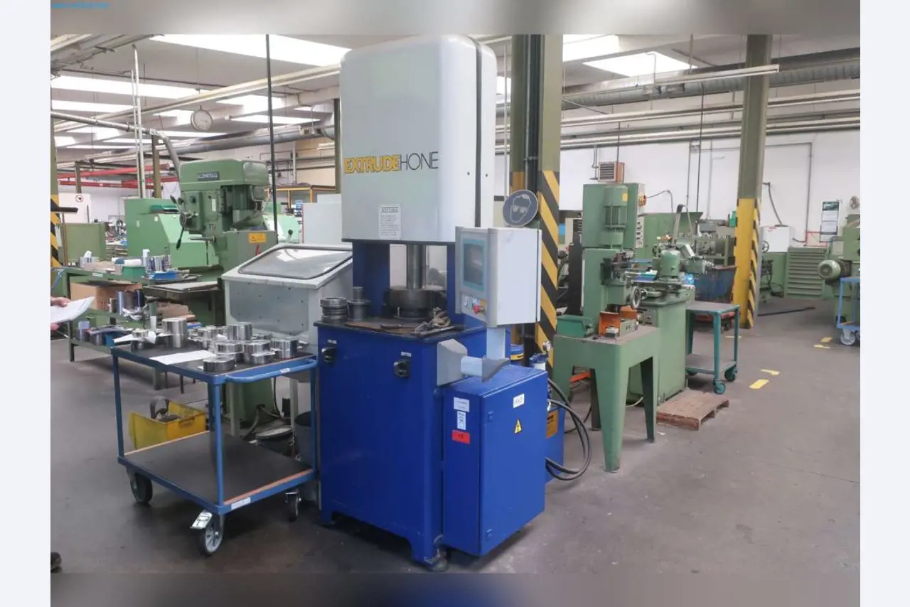 Maschinen aus dem Bereich Umformtechnik-1