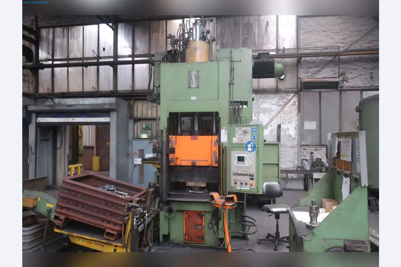 Maschinen aus dem Bereich Umformtechnik-2