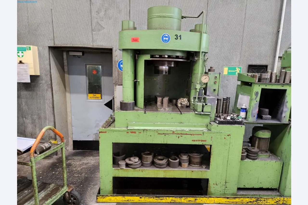 Maschinen aus dem Bereich Umformtechnik-1