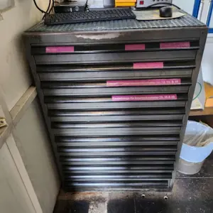 Teleskop-Schubladenschrank