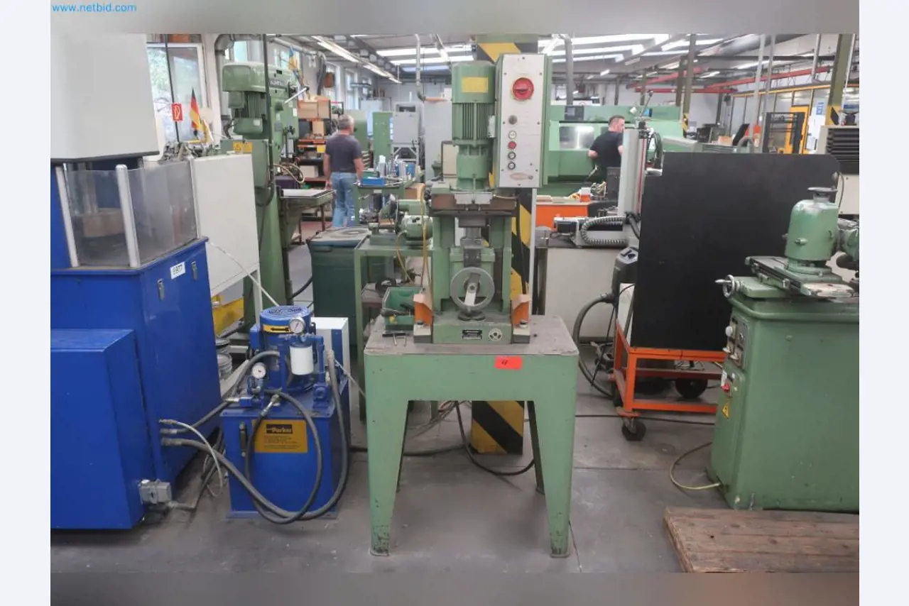 Maschinen aus dem Bereich Umformtechnik-1