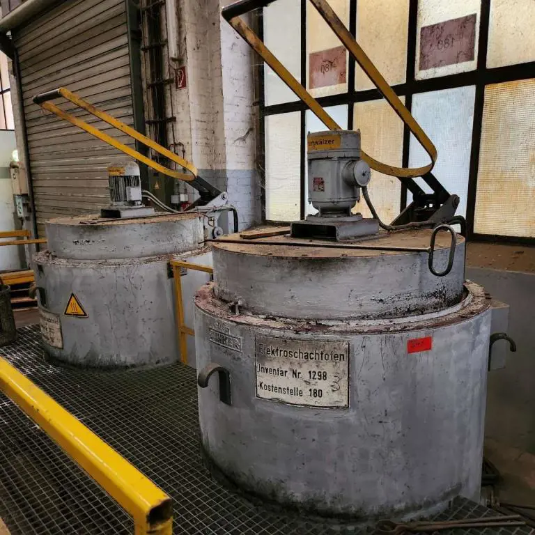 2 Elektro-Schachtöfen Junker