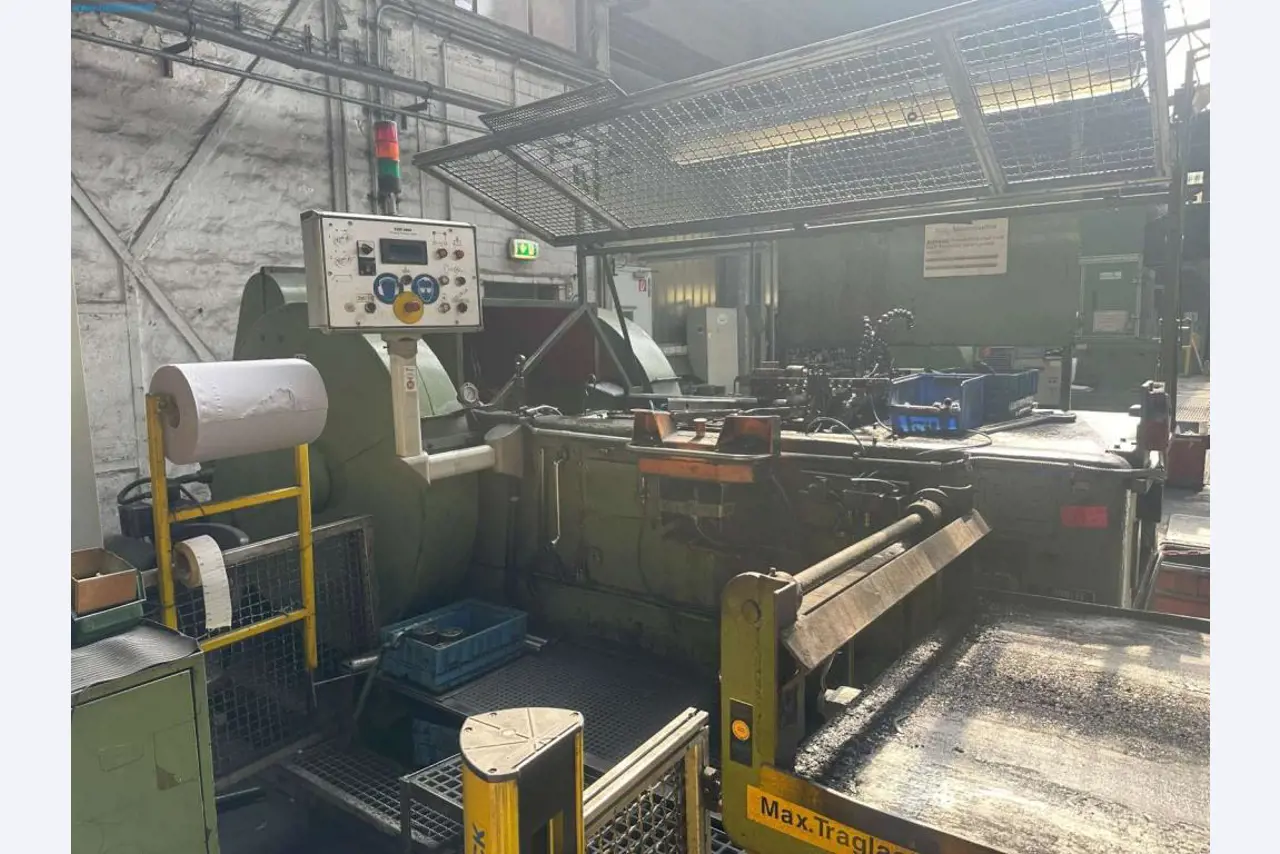 Máquinas del sector de la tecnología de conformado-2