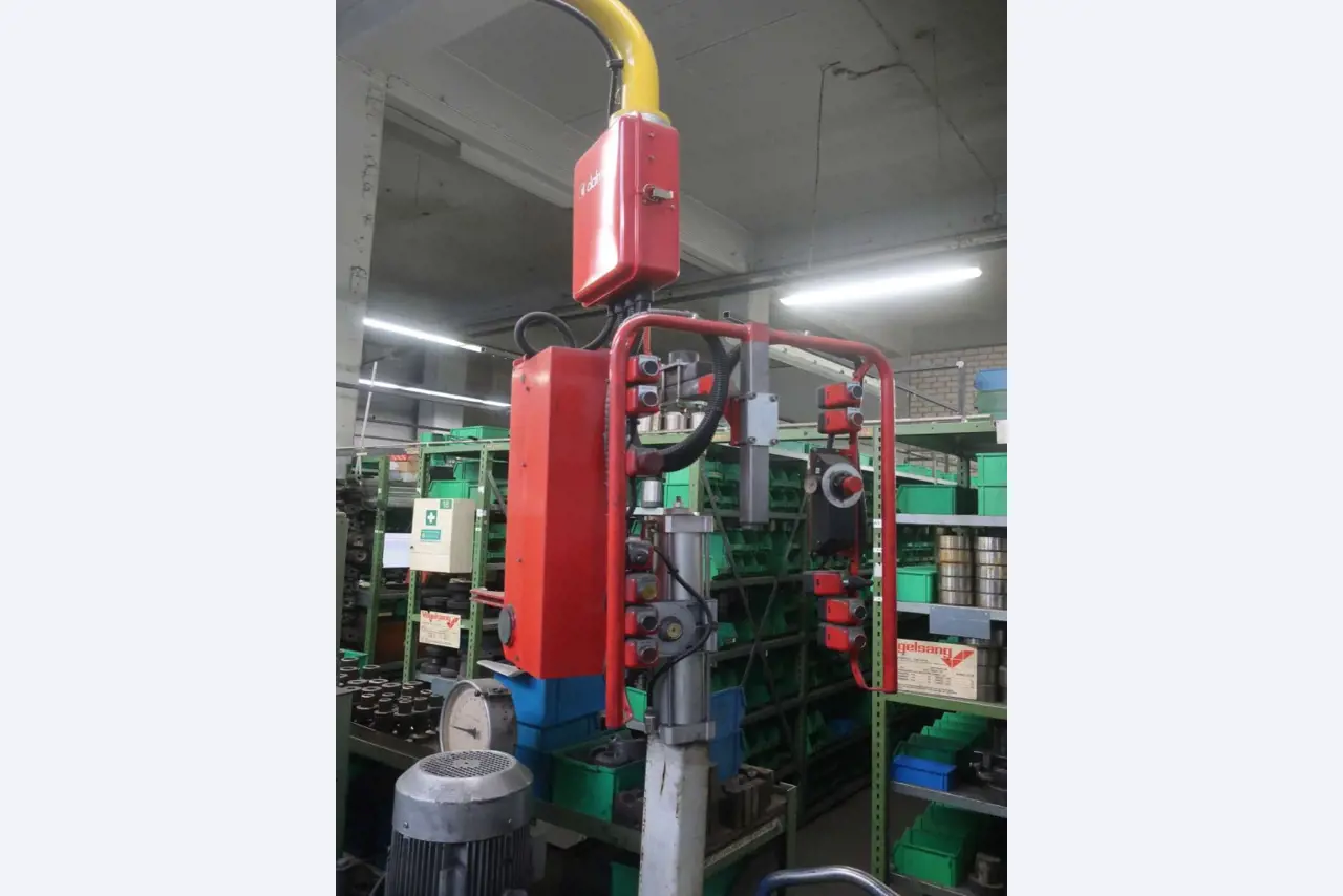 Máquinas del sector de la tecnología de conformado-2