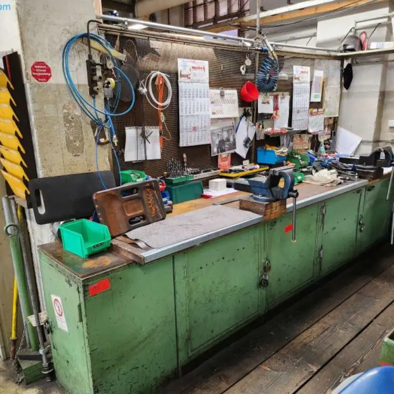 Werkbankzeile (spätere Freigabe)