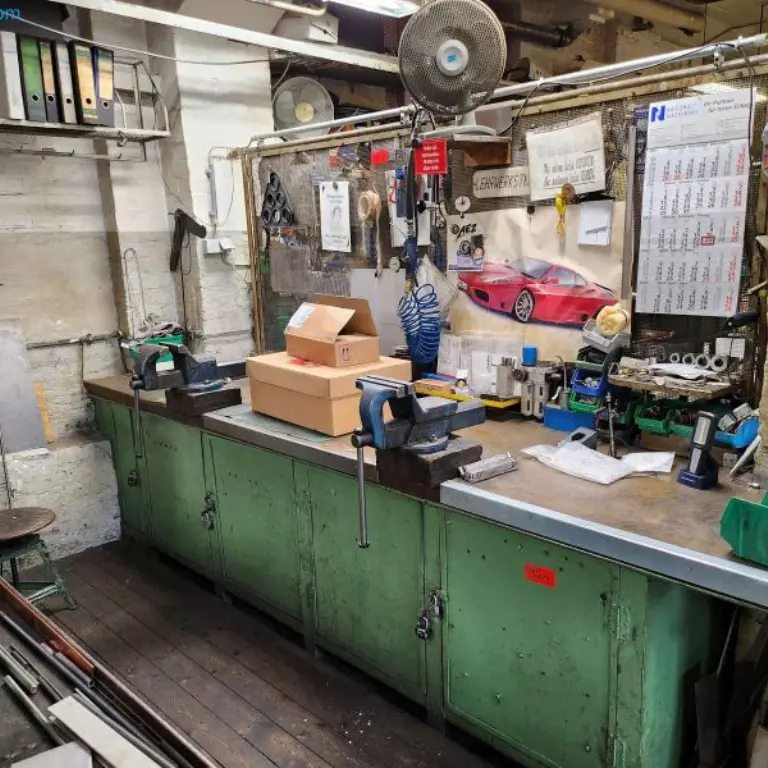 Werkbankzeile (spätere Freigabe)