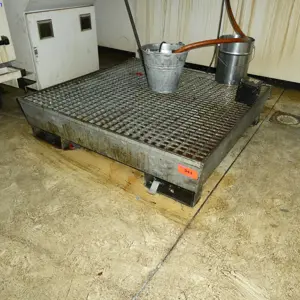 Hazardous goods drip tray