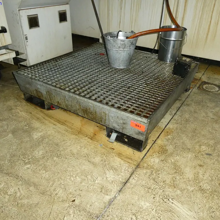 Hazardous goods drip tray