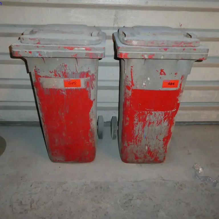 2 Plastic waste garbage cans Sulo