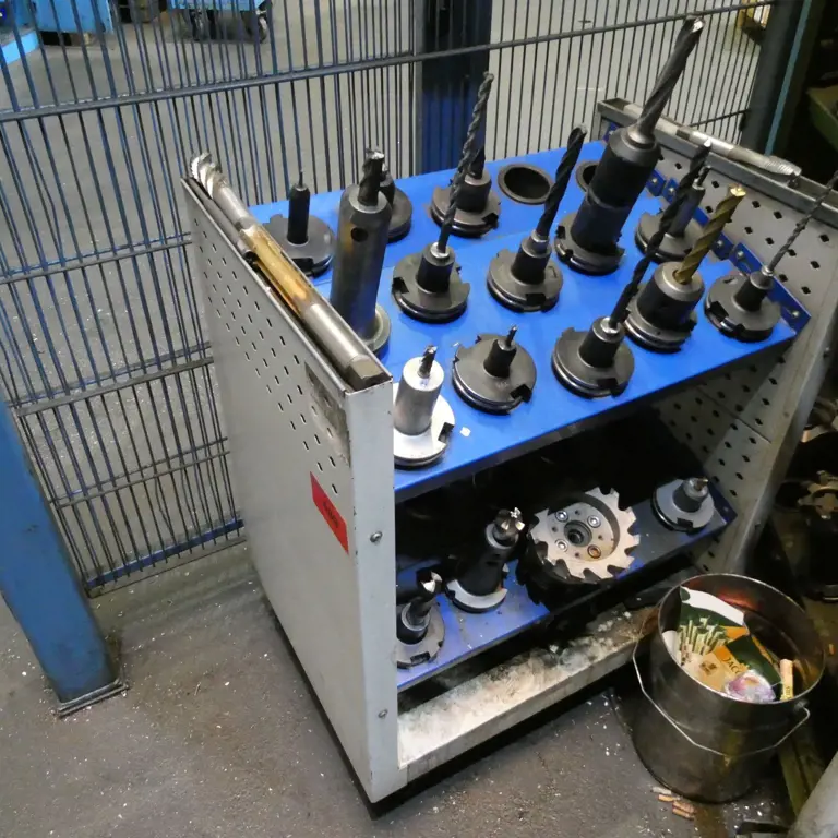 Přepravní vozík na nářadí (Kuraki)