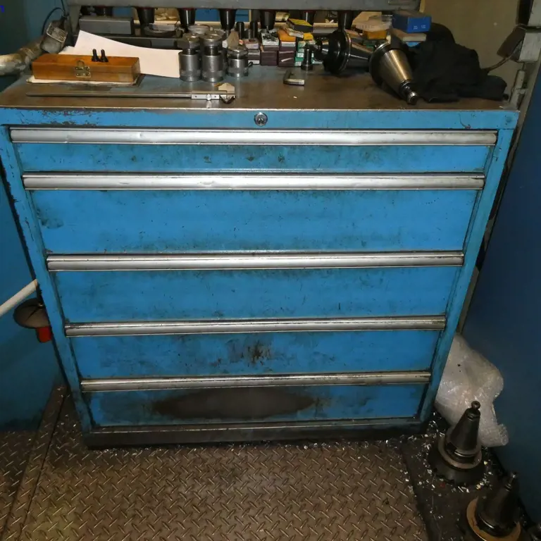 Teleskopická zásuvková skříň (Kuraki)