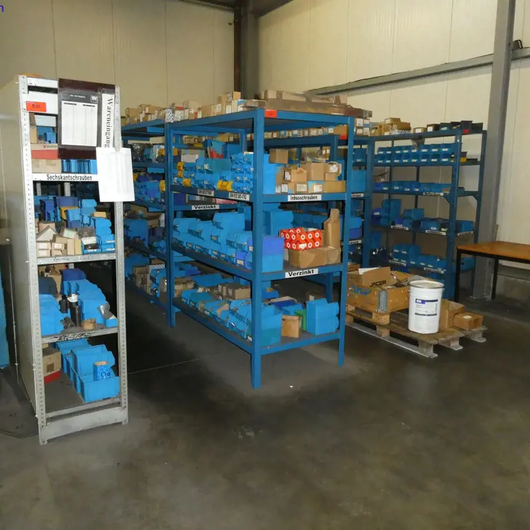 21 lfm. Storage rack