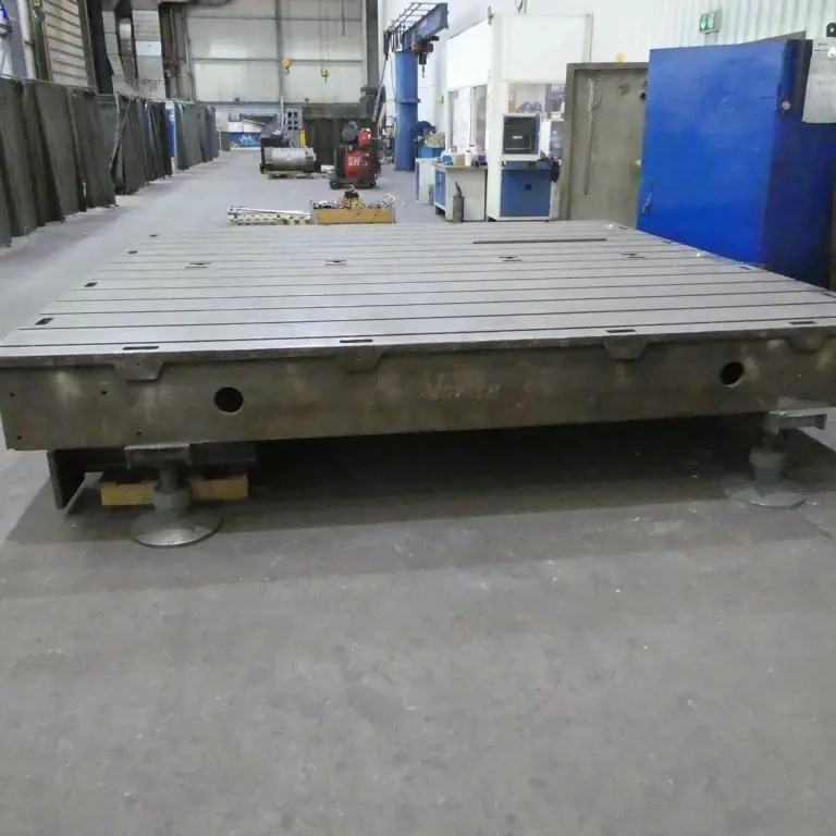 Stół do nacinania i trasowania