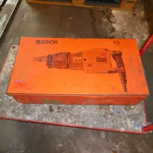 Elektryczny młot wyburzeniowy Bosch UBH12750