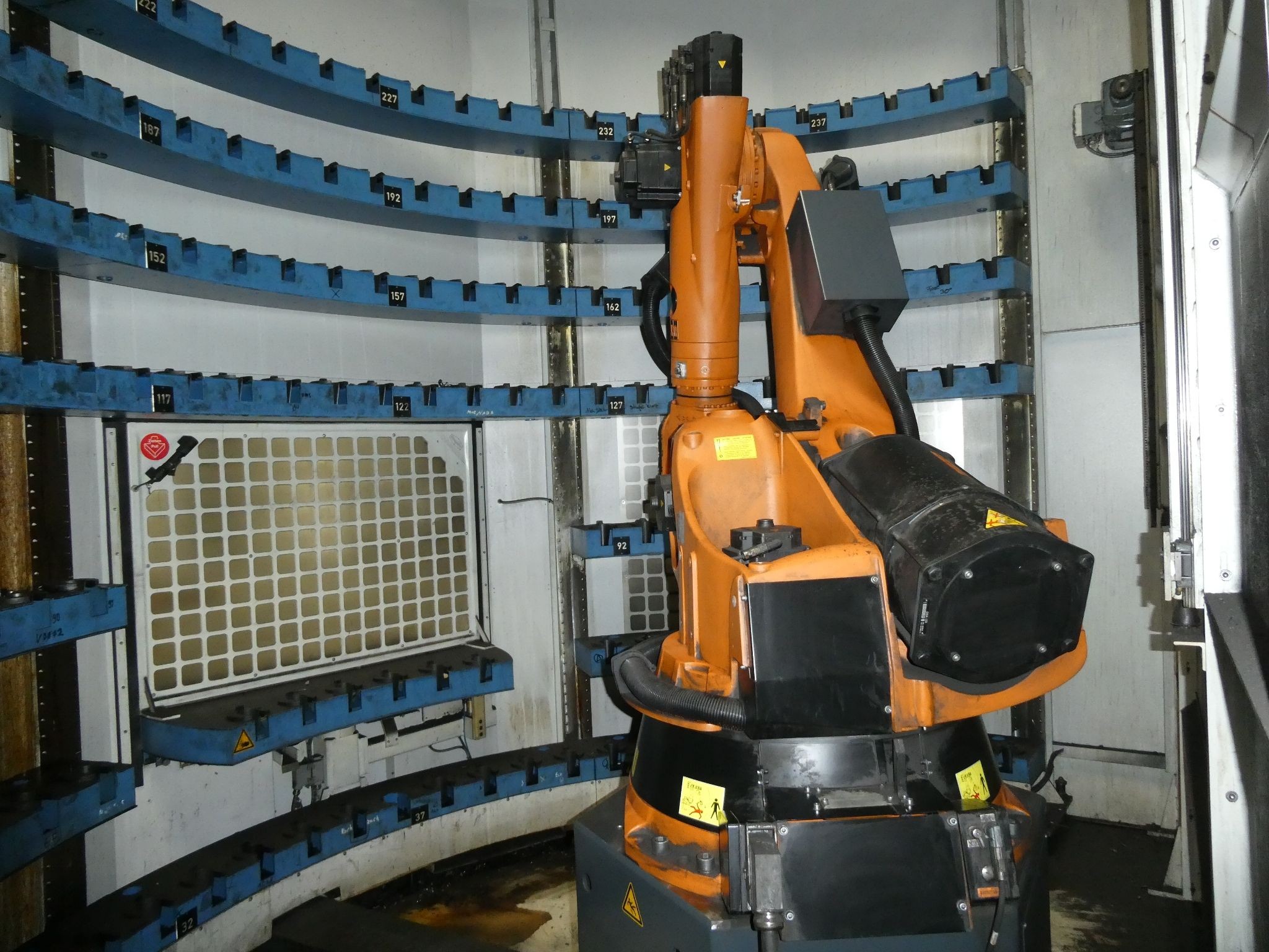 Machine de perçage et de fraisage à commande numérique UNION PCR 160 plus, année de fabrication 2009-10