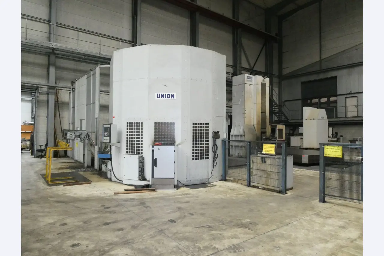 Machine de perçage et de fraisage à commande numérique UNION PCR 160 plus, année de fabrication 2009-11